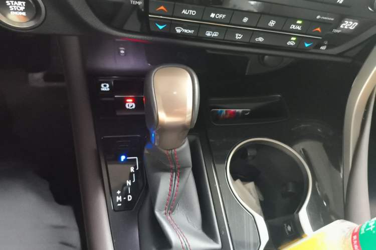 Used Lexus RX 2020 Facelifted 300 4x4 Elegant Edition Gear Lever