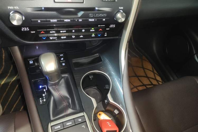 Used Lexus RX 2020 450h Four-Wheel Drive Elegant Edition China VI Standard Gear Lever