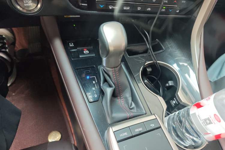 Used Lexus RX 2020 Revised Version 300 Two-Wheel Drive Comfort Edition Gear Lever