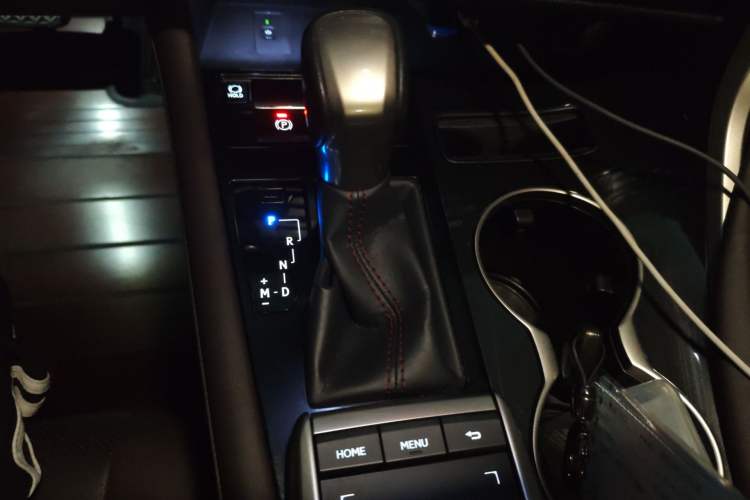 Used Lexus RX 2020 Revised Version 300 Two-Wheel Drive Comfort Edition Gear Lever