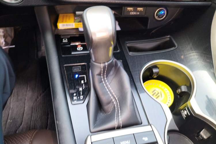 Used Lexus RX 2020 Revised Version 300 Two-Wheel Drive Comfort Edition Gear Lever