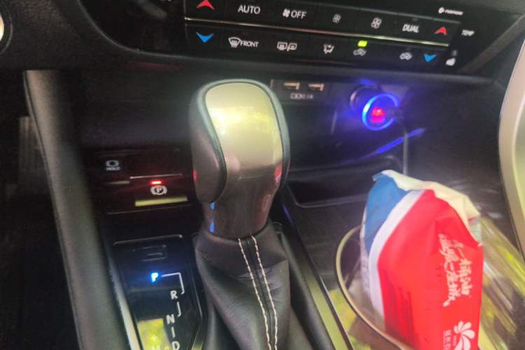 Used Lexus RX 2020 Revised Version 300 Two-Wheel Drive Elite Edition Gear Lever