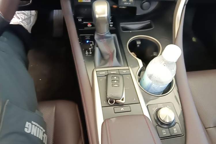Used Lexus RX 2020 300 4x4 Elegant Edition China VI Gear Lever