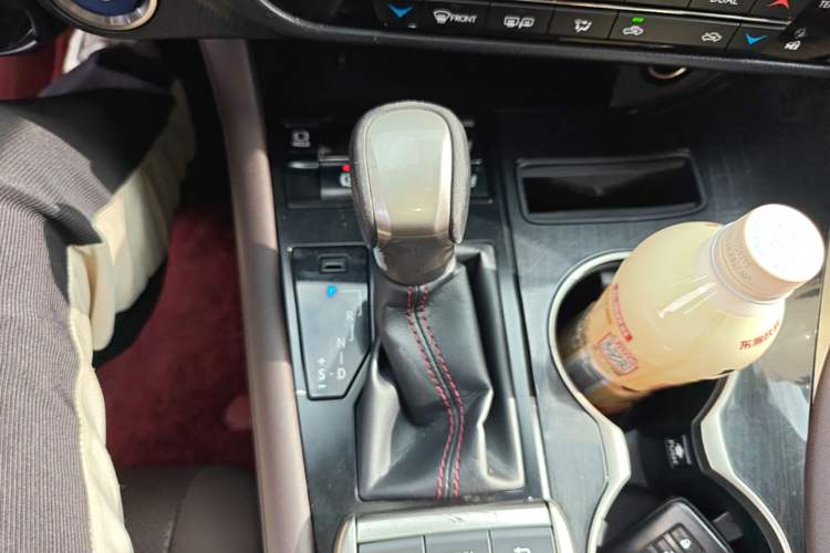 Used Lexus RX 2020 Revised Version 450h Four-Wheel Drive Elegant Edition Gear Lever