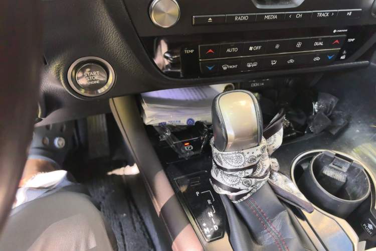 Used Lexus RX 2020 Revised Version 300 Two-Wheel Drive Comfort Edition Gear Lever