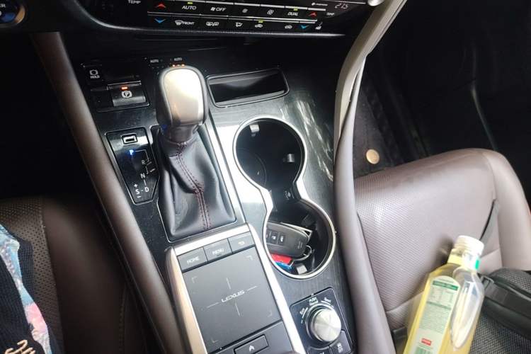 Used Lexus RX 2020 Revised Version 450h Four-Wheel Drive Elegant Edition Gear Lever