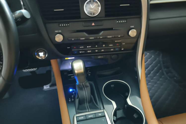 Used Lexus RX 2020 Facelifted 300 4x4 Elegant Edition Gear Lever