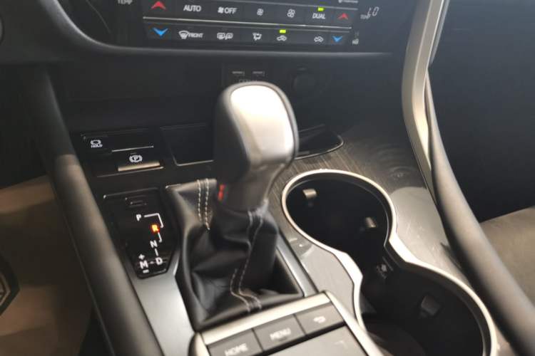 Used Lexus RX 2020 Revised Version 300 Two-Wheel Drive Elite Edition Gear Lever