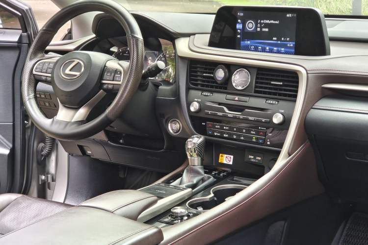 Used Lexus RX 2020 Facelifted 300 4x4 Elegant Edition Gear Lever