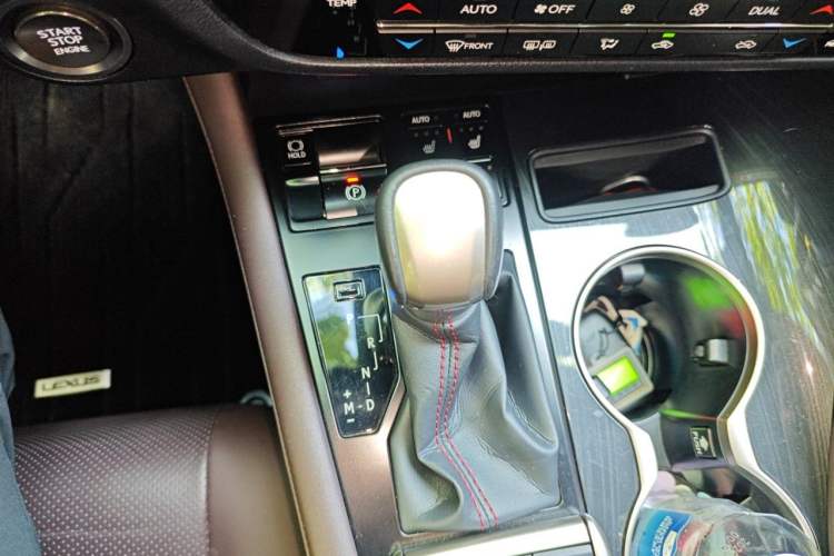 Used Lexus RX 2020 Facelifted 300 4x4 Elegant Edition Gear Lever