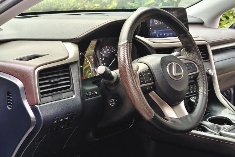 Used Lexus RX 2020 Facelifted 300 4x4 Elegant Edition Interior 10