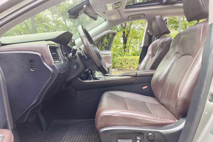 Used Lexus RX 2020 Facelifted 300 4x4 Elegant Edition Interior 11