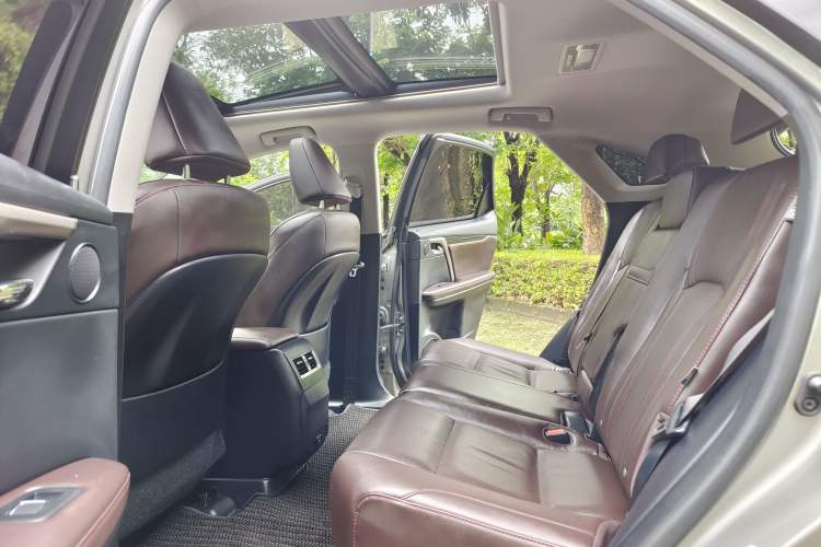 Used Lexus RX 2020 Facelifted 300 4x4 Elegant Edition Interior 12