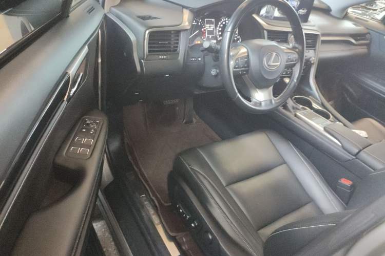 Used Lexus RX 2020 Revised Version 300 Two-Wheel Drive Elite Edition Interior 3