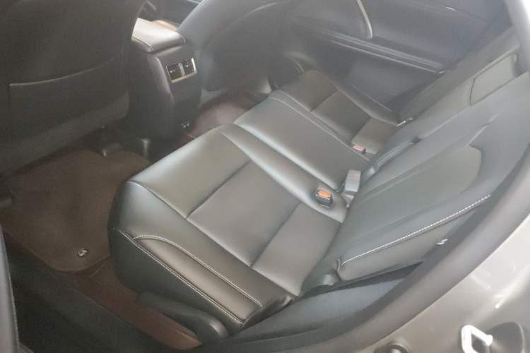 Used Lexus RX 2020 Revised Version 300 Two-Wheel Drive Elite Edition Interior 4