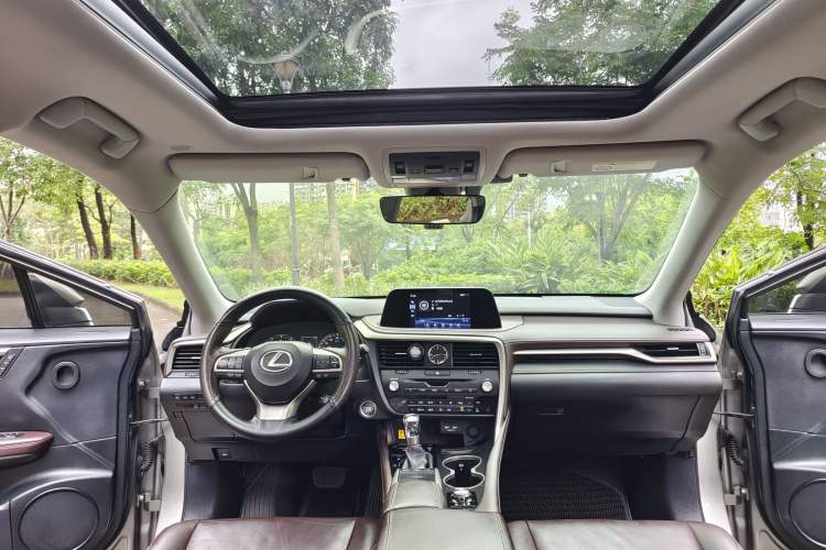 Used Lexus RX 2020 Facelifted 300 4x4 Elegant Edition Interior 4
