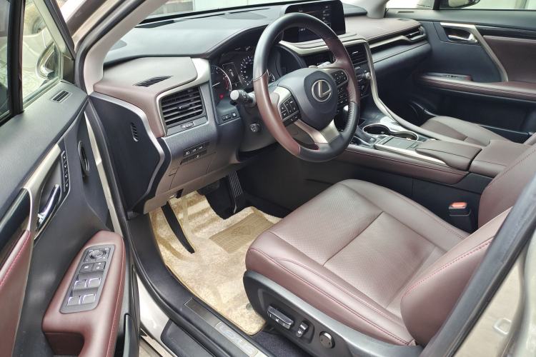 Used Lexus RX 2020 Facelifted 300 4x4 Elegant Edition Interior 5