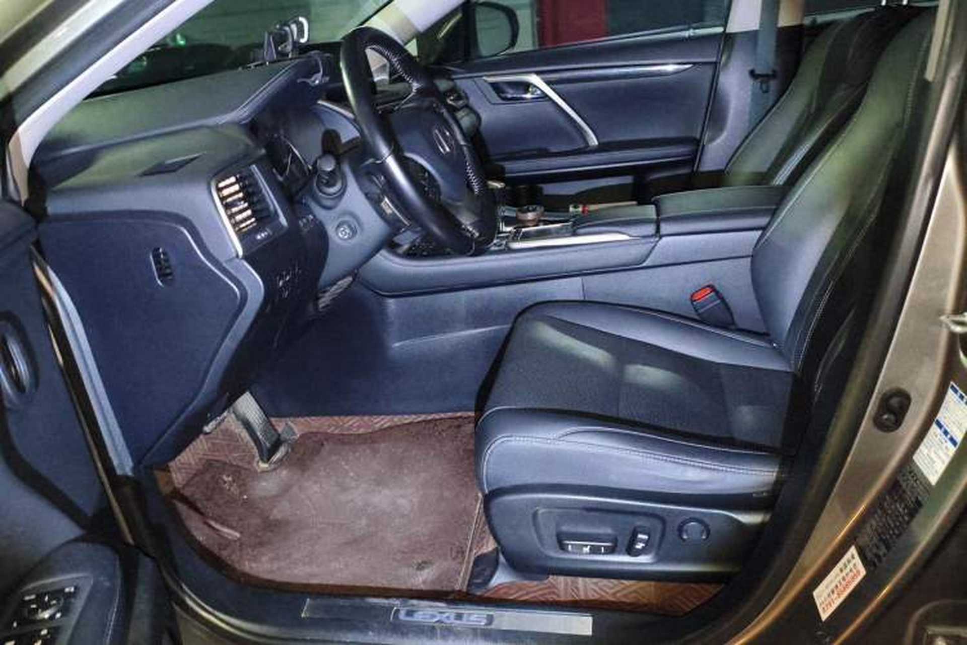 Used Lexus RX 2020 300 4x4 Elegant Edition China VI Left Front Seat
