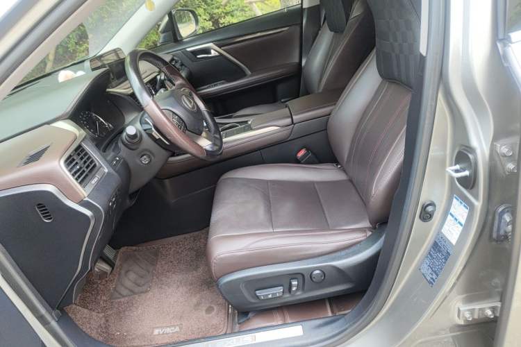 Used Lexus RX 2020 300 4x4 Elegant Edition China VI Left Front Seat