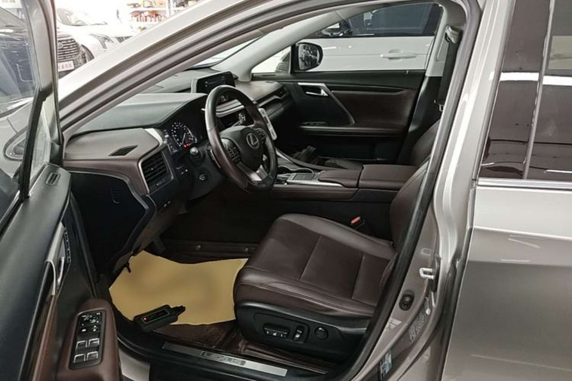 Used Lexus RX 2020 300 Two-Wheel Drive Comfort Edition China VI Standard Left Front Seat