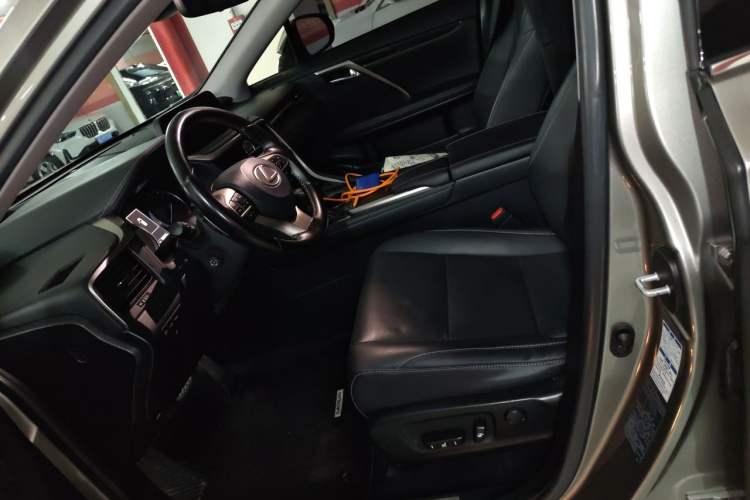 Used Lexus RX 2020 300 4x4 Elegant Edition China VI Left Front Seat