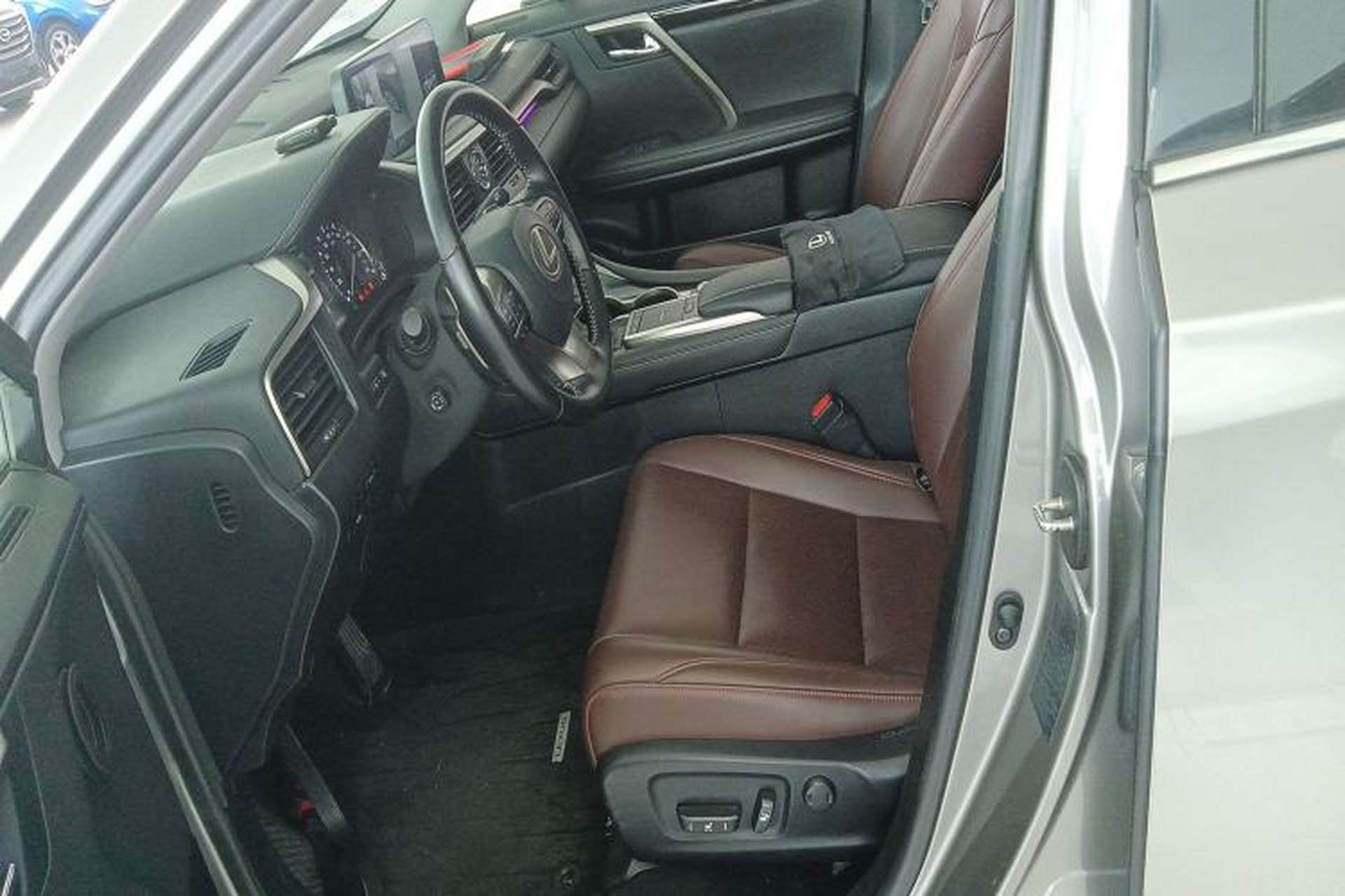 Used Lexus RX 2020 Revised Version 300 Two-Wheel Drive Elite Edition Left Front Seat