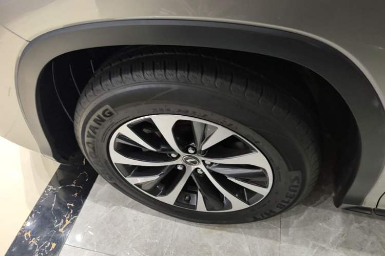 Used Lexus RX 2020 Revised Version 300 Two-Wheel Drive Elite Edition Left Front Wheel Hub