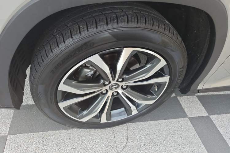 Used Lexus RX 2020 Facelifted 300 4x4 Elegant Edition Left Front Wheel Hub