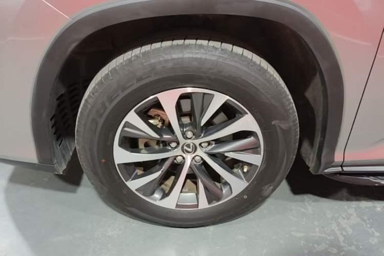 Used Lexus RX 2020 Revised Version 300 Two-Wheel Drive Elite Edition Left Front Wheel Hub