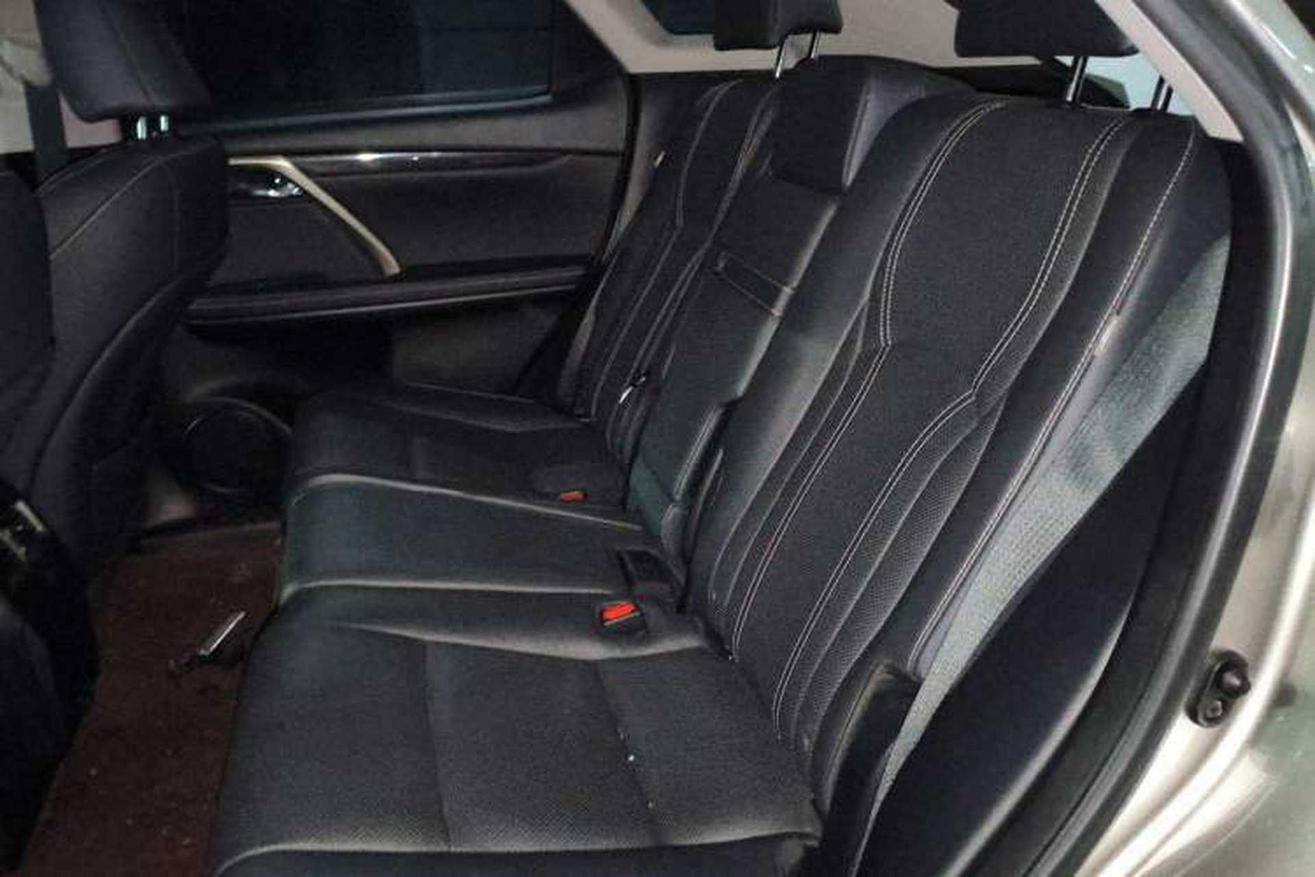 Used Lexus RX 2020 300 4x4 Elegant Edition China VI Left Rear Seat