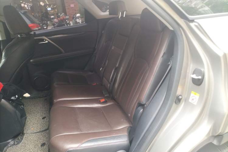 Used Lexus RX 2020 300 4x4 Elegant Edition China VI Left Rear Seat