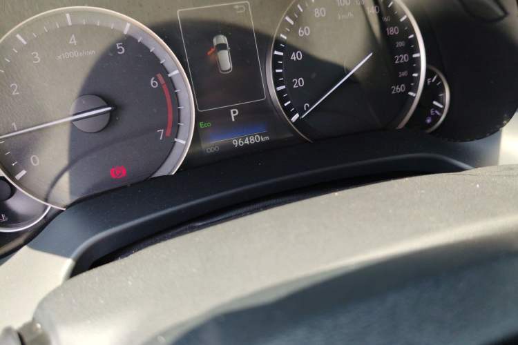 Used Lexus RX 2020 Revised Version 300 Two-Wheel Drive Elite Edition Odometer Close Up