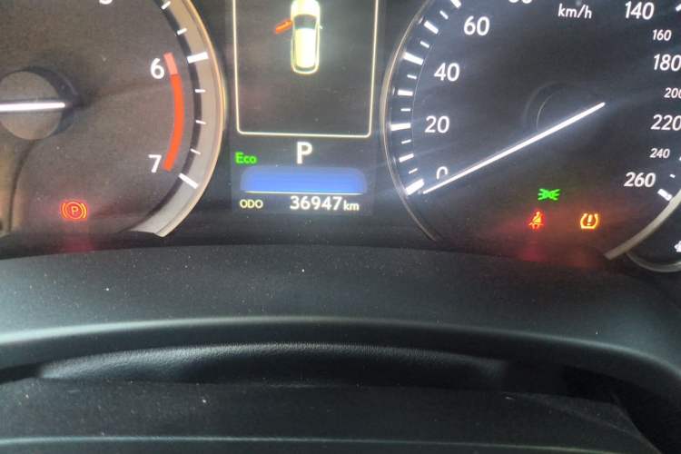 Used Lexus RX 2020 Revised Version 300 Two-Wheel Drive Elite Edition Odometer Close Up