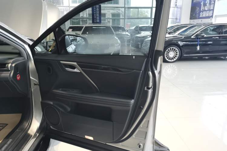 Used Lexus RX 2020 Revised Version 300 Two-Wheel Drive Elite Edition Right Front Door Interior