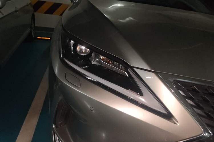 Used Lexus RX 2020 Revised Version 300 Two-Wheel Drive Elite Edition Right Front Headlight