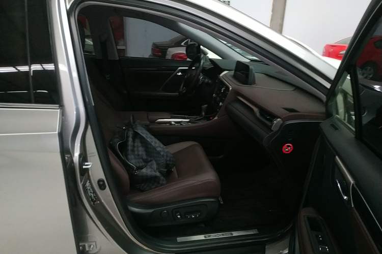 Used Lexus RX 2020 Facelifted 300 4x4 Elegant Edition Right Front Seat
