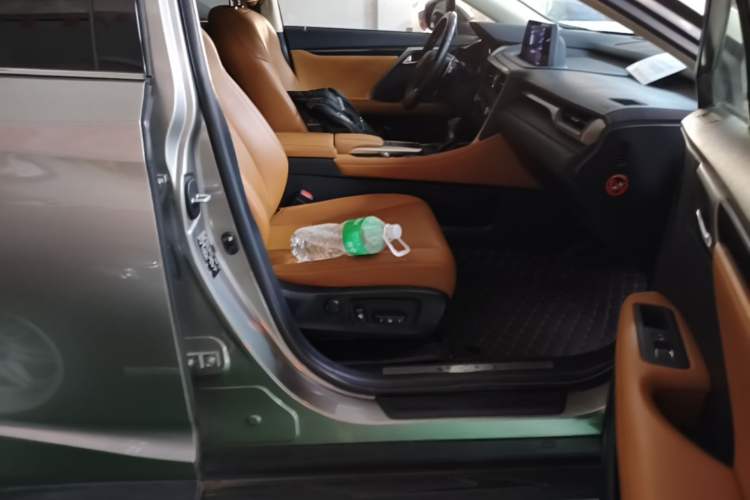 Used Lexus RX 2020 Facelifted 300 4x4 Elegant Edition Right Front Seat