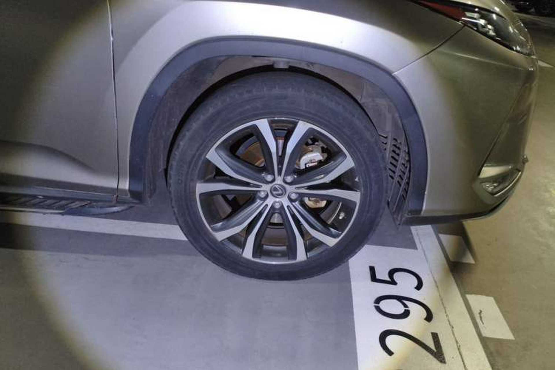 Used Lexus RX 2020 300 4x4 Elegant Edition China VI Right Front Wheel Hub