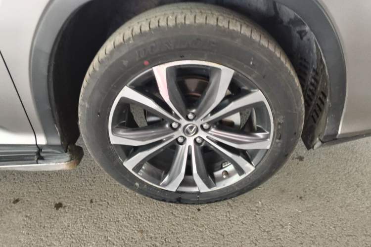 Used Lexus RX 2020 Facelifted 300 4x4 Elegant Edition Right Front Wheel Hub