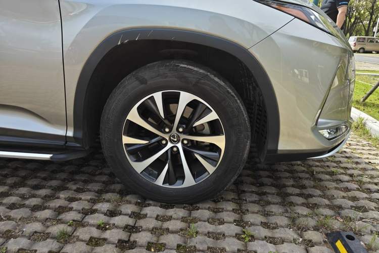 Used Lexus RX 2020 300 Two-Wheel Drive Elite Edition China VI Standard Right Front Wheel Hub