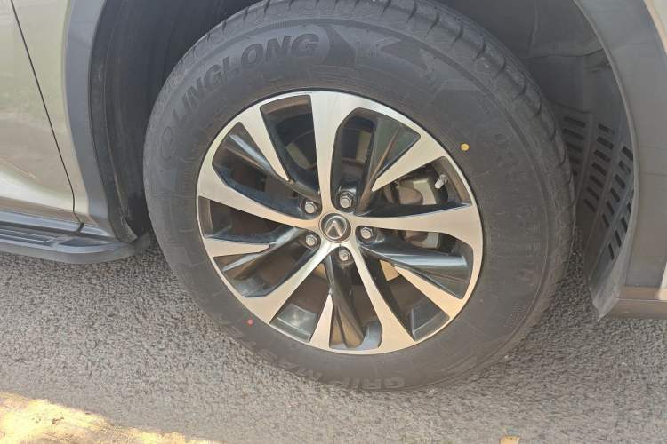 Used Lexus RX 2020 Revised Version 300 Two-Wheel Drive Elite Edition Right Front Wheel Hub