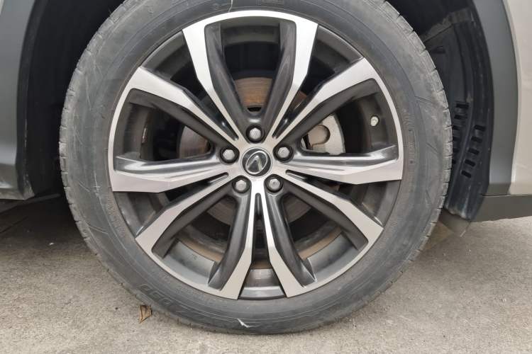Used Lexus RX 2020 Facelifted 300 4x4 Elegant Edition Right Front Wheel Hub