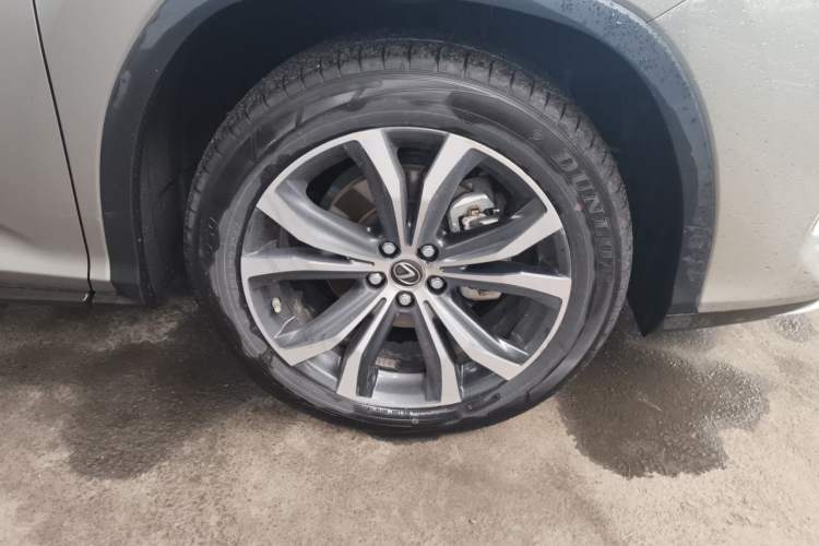 Used Lexus RX 2020 Facelifted 300 4x4 Elegant Edition Right Front Wheel Hub