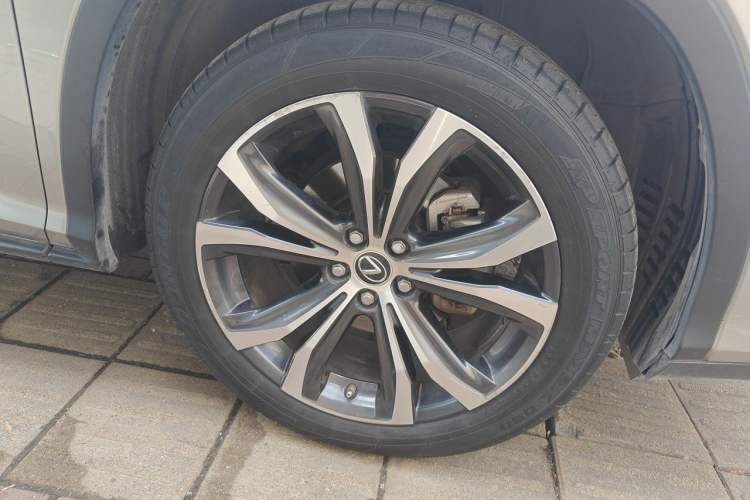 Used Lexus RX 2020 Facelifted 300 4x4 Elegant Edition Right Front Wheel Hub