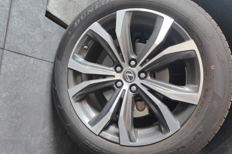 Used Lexus RX 2020 Facelifted 300 4x4 Elegant Edition Right Front Wheel Hub