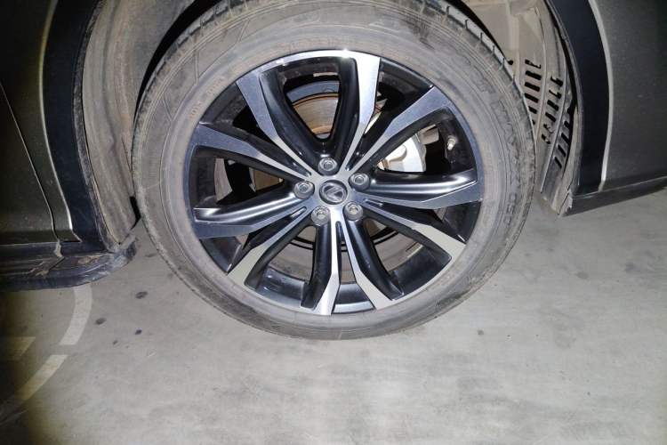 Used Lexus RX 2020 Facelifted 300 4x4 Elegant Edition Right Front Wheel Hub