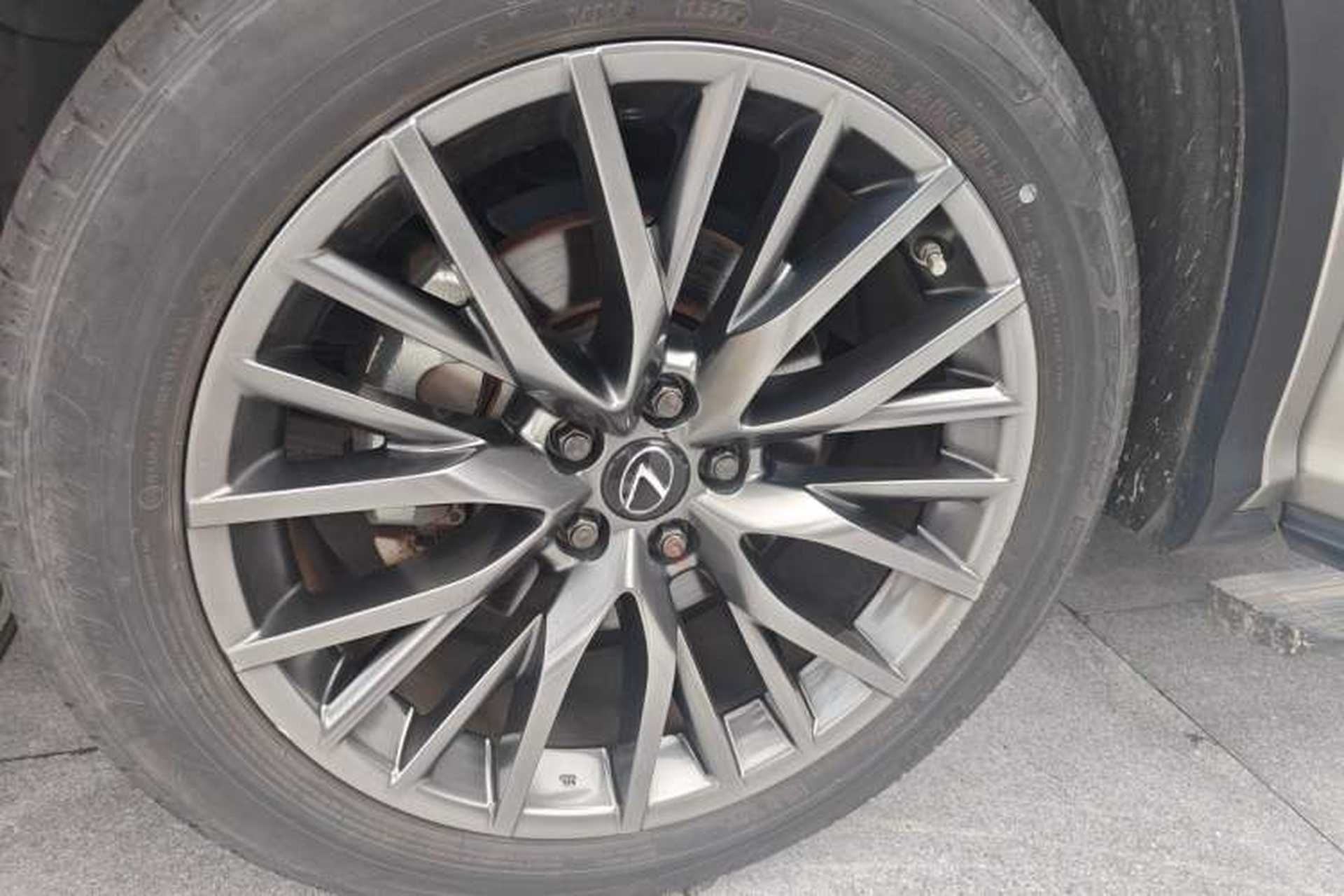 Used Lexus RX 2020 300 4x4 F SPORT China VI Right Front Wheel Hub