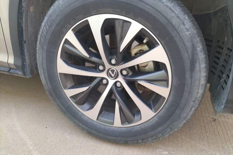Used Lexus RX 2020 Revised Version 300 Two-Wheel Drive Comfort Edition Right Front Wheel Hub