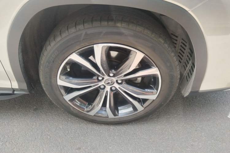 Used Lexus RX 2020 Facelifted 300 4x4 Elegant Edition Right Front Wheel Hub