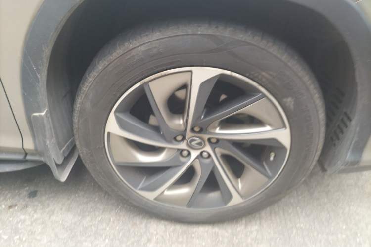 Used Lexus RX 2020 300 4x4 Elegant Edition China VI Right Front Wheel Hub